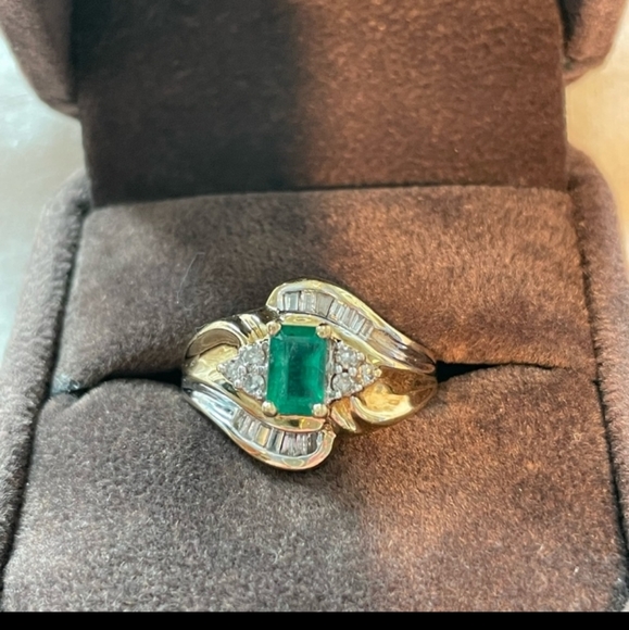 10k adl stamped real emerald with real baguettes and chip diamonds 💎 - Picture 6 of 7
